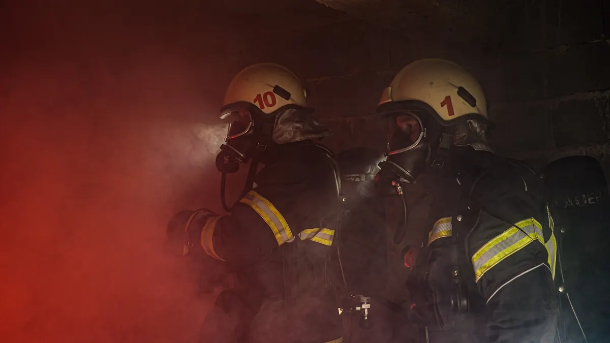 Спасателей и пожарников могут включить в категорию получателей жилищных выплат