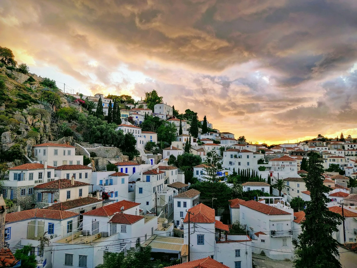 Условия получения “золотой визы” в Греции ужесточаются: инвестиционный порог повышается