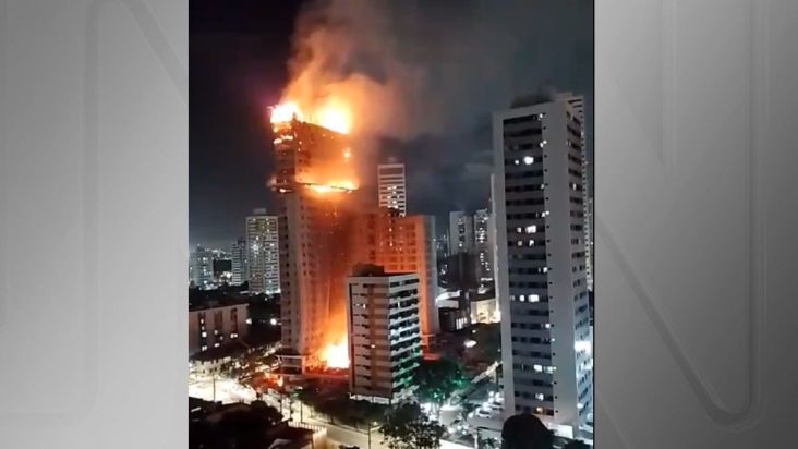 В Бразилии произошел пожар в 33-этажном здании
